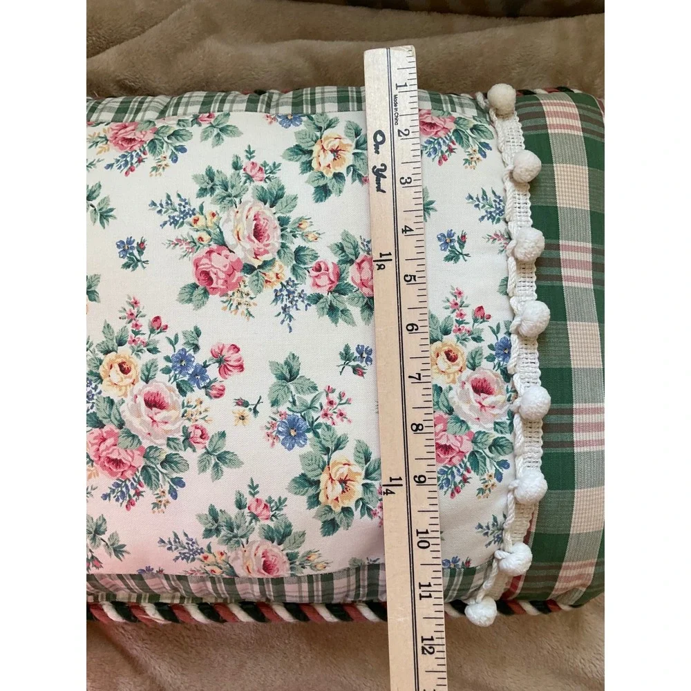 Vintage Floral Plaid Decorative Throw‎ Pillow Pom Pom Trim Rope Edge Green Pink